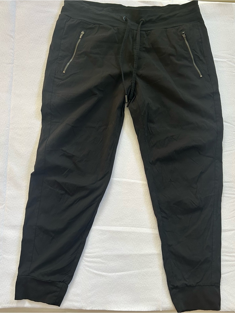 Athleta Black Womens Tech Jogger with Zip Pockets Size 12
